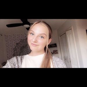 Meet your Posher, Lauren